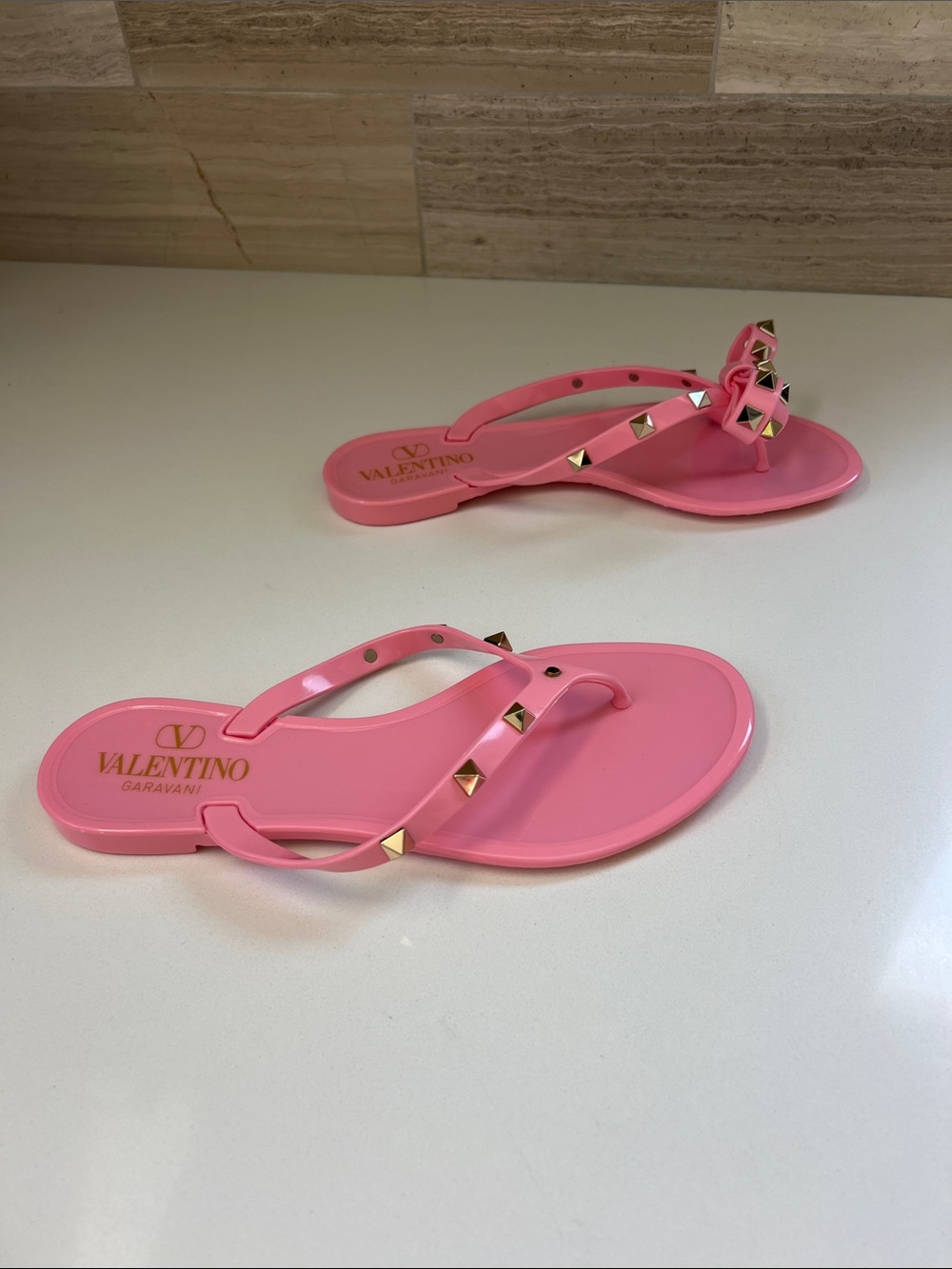 Valentino Garavani light pink rockstud jelly bow sandals flip flops 35 - Picture 11 of 13